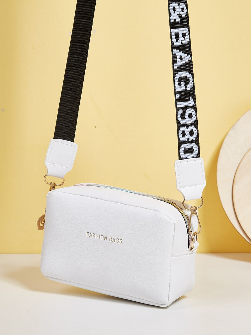 Bolsa Couro Mini Elegante Crossbody, Se você está procurando por uma Bolsa Compacta, Crossbody é a escolha ideal. Feita com couro de alta qualidade, ela oferece Durabilidade e Resistência.