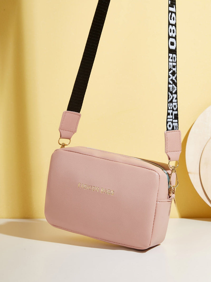 Bolsa Couro Mini Elegante Crossbody, Se você está procurando por uma Bolsa Compacta, Crossbody é a escolha ideal. Feita com couro de alta qualidade, ela oferece Durabilidade e Resistência.