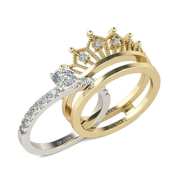 ANEL PRINCESS LUX - Um anel coroa de princesa trabalhada em material de prata esterlina 925, ródio e banhado a ouro 18k, com pedra de zircônia, tem um super brilho e um corte meticuloso e fino para deixar sua mão bem delicada.